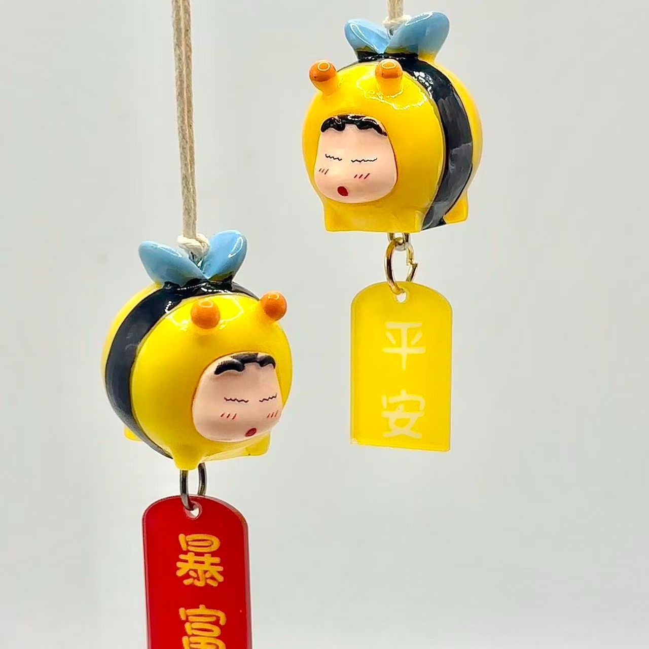 Car Accessories Website - Crayon Shin-chan Bee Cosplay Figure Car