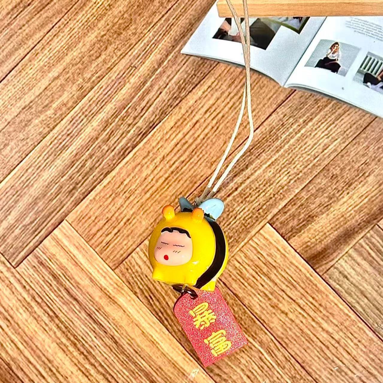 Crayon Shin-chan Bee Cosplay F - Car Accessories Website ulasan dan harga