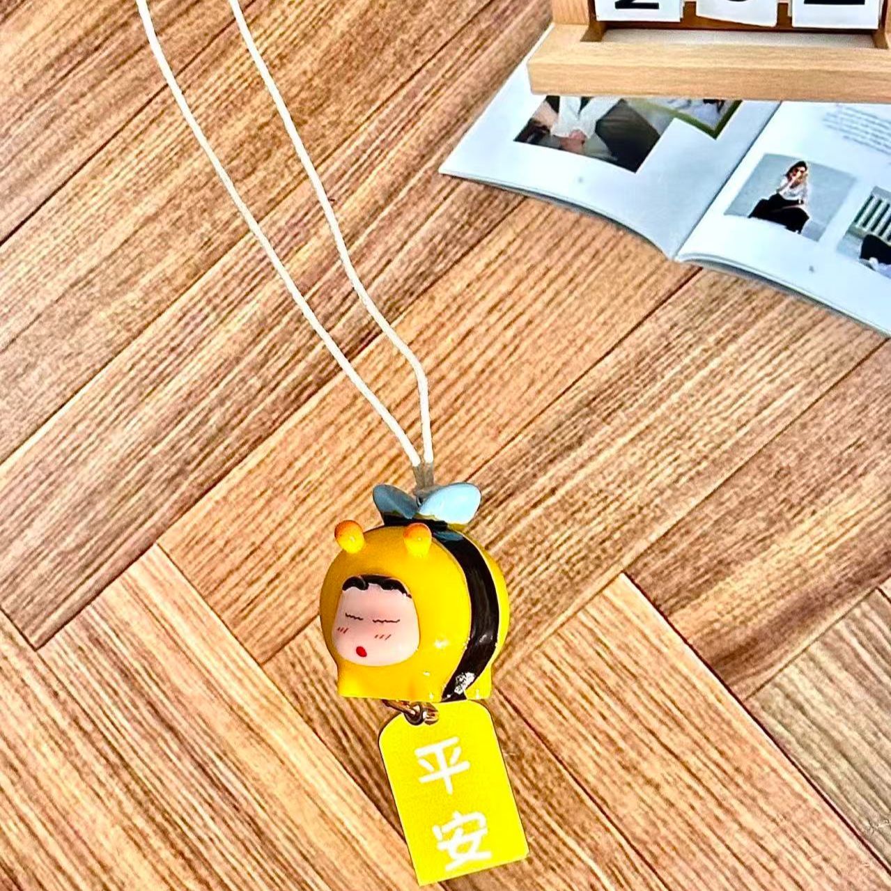 Crayon Shin-chan Bee Cosplay F - Car Accessories Website ulasan dan harga